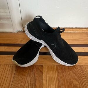 NIKE WOMEN EPIC REACT SNEAKERS